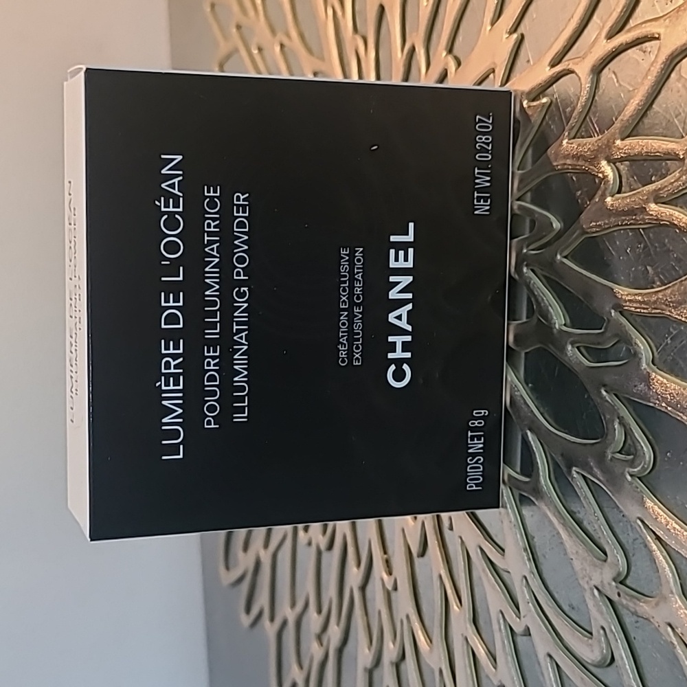 CHANEL Lumière de L'Océan Illuminating Powder in Black